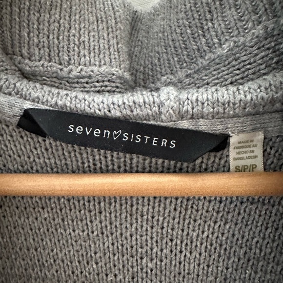 Mendocino “Seven Sisters Vest Cardigan” - Picture 2 of 3